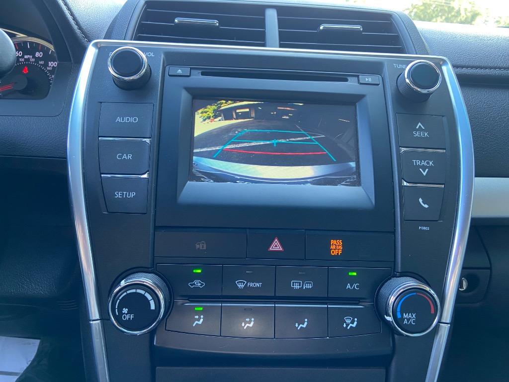 2015 Toyota Camry XLE photo 7
