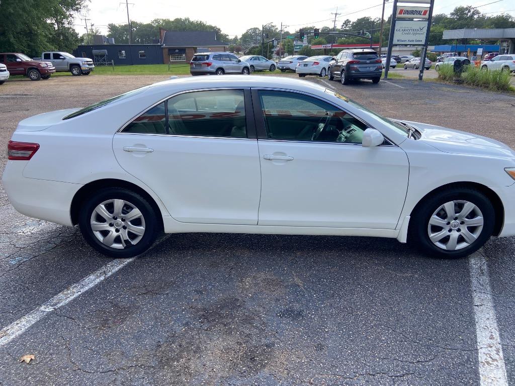2011 Toyota Camry XLE photo 5