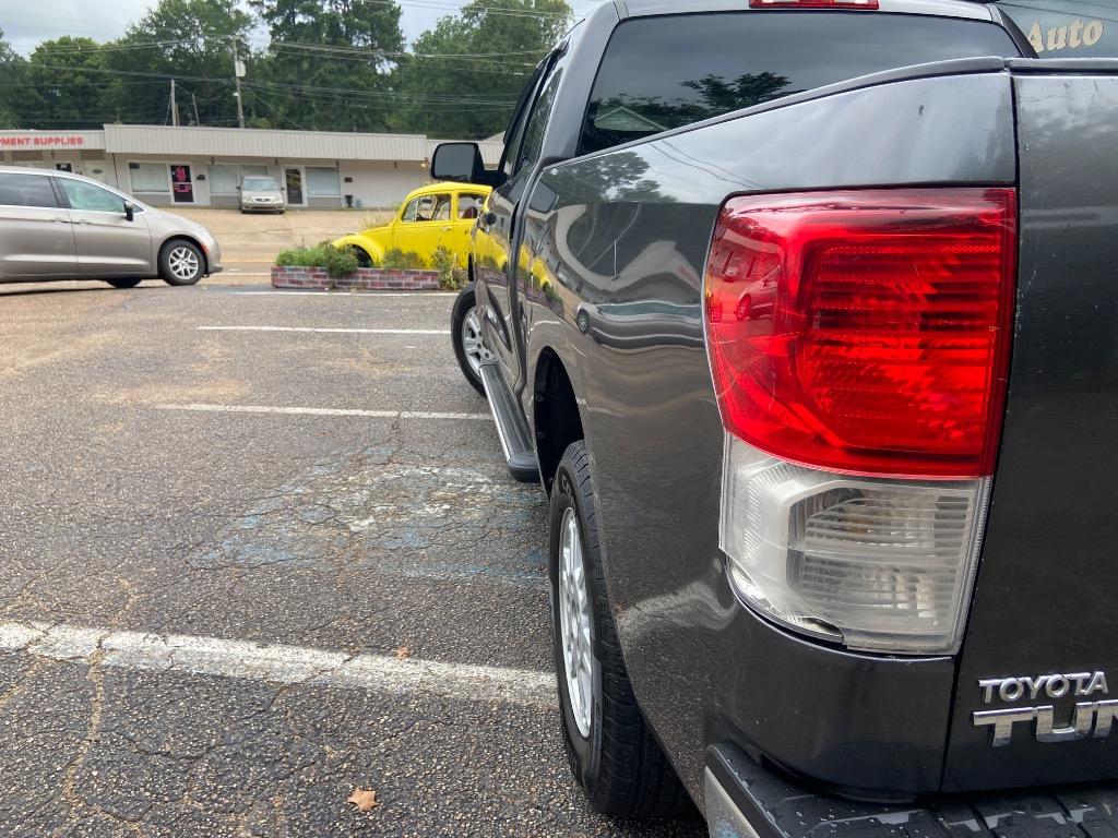 2011 Toyota Tundra Base photo 6