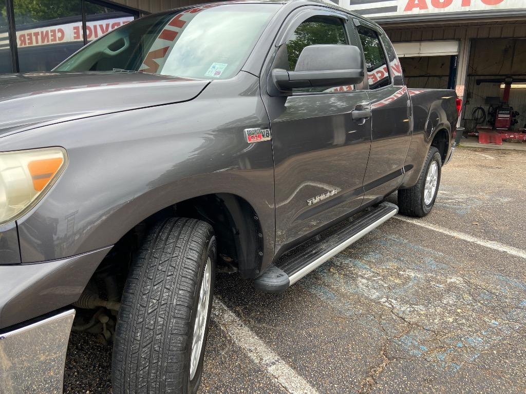 2011 Toyota Tundra Base photo 2