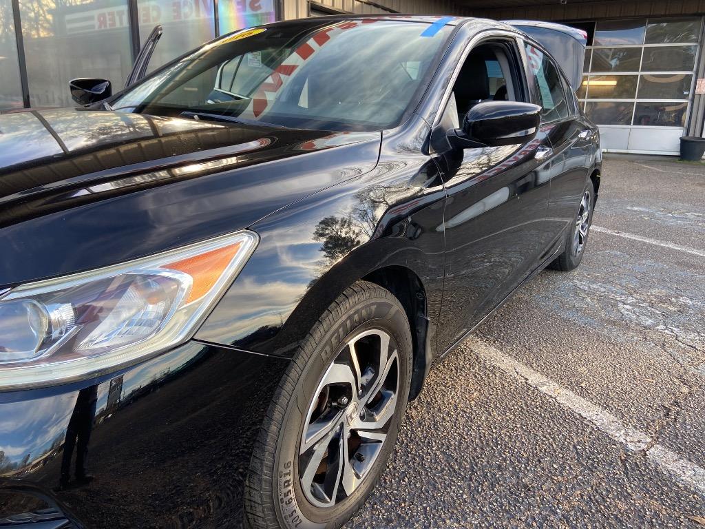2016 Honda Accord LX's photo